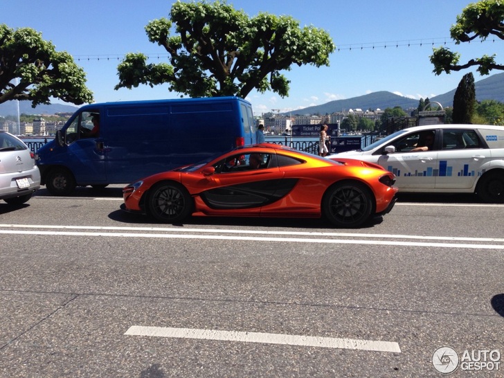 Vijfde McLaren P1 voor Genève is Volcano Orange