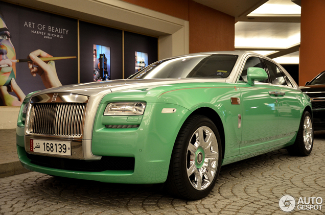 Rolls-Royce Ghost Prince of Time schittert in Dubai