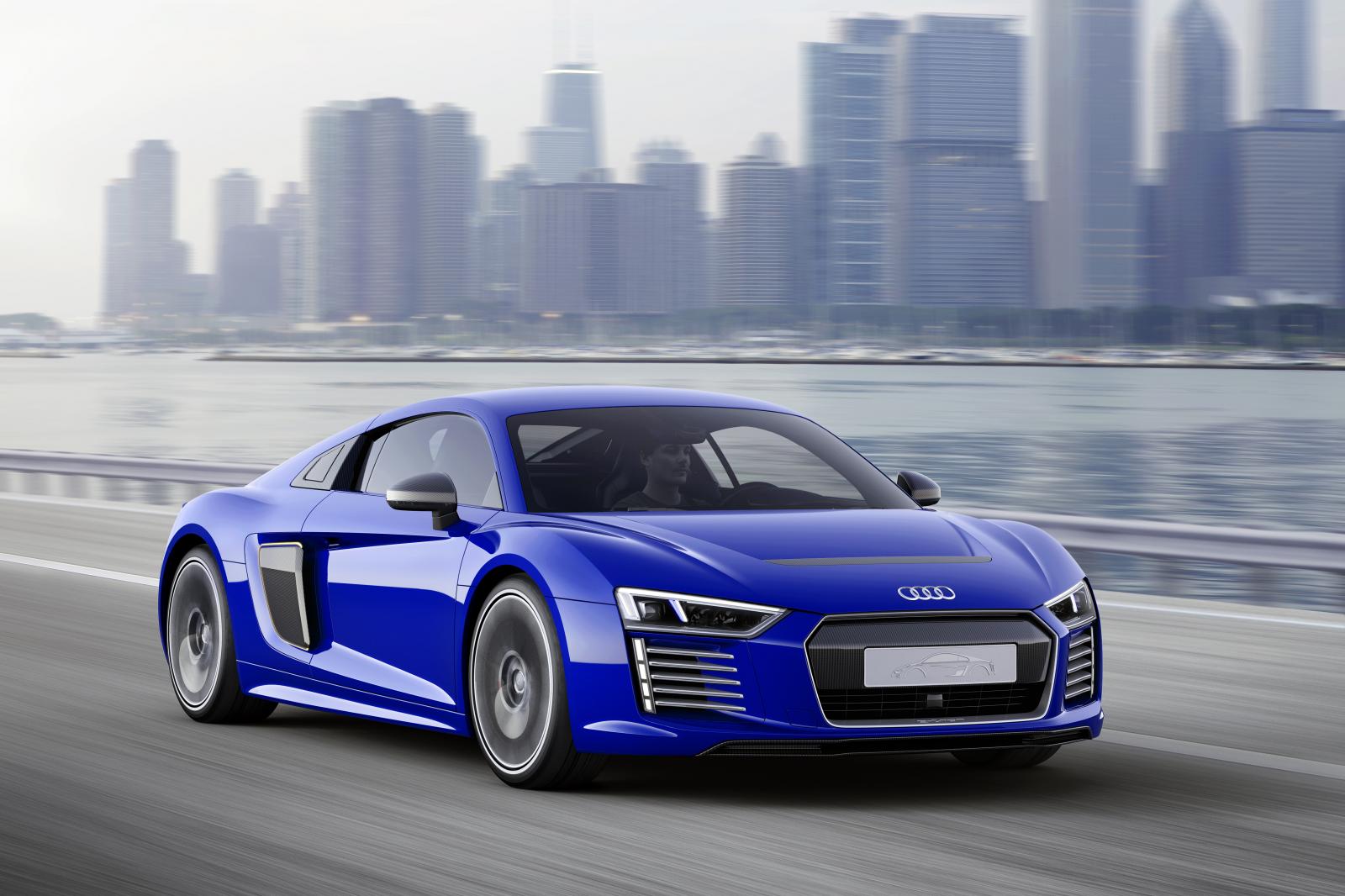 Audi onthult R8 e-tron piloted driving concept