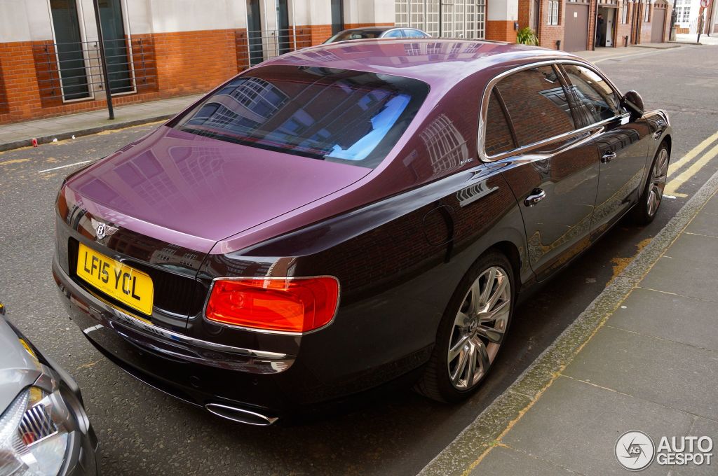 Two-tone Bentley Flying Spur is erg gewaagd