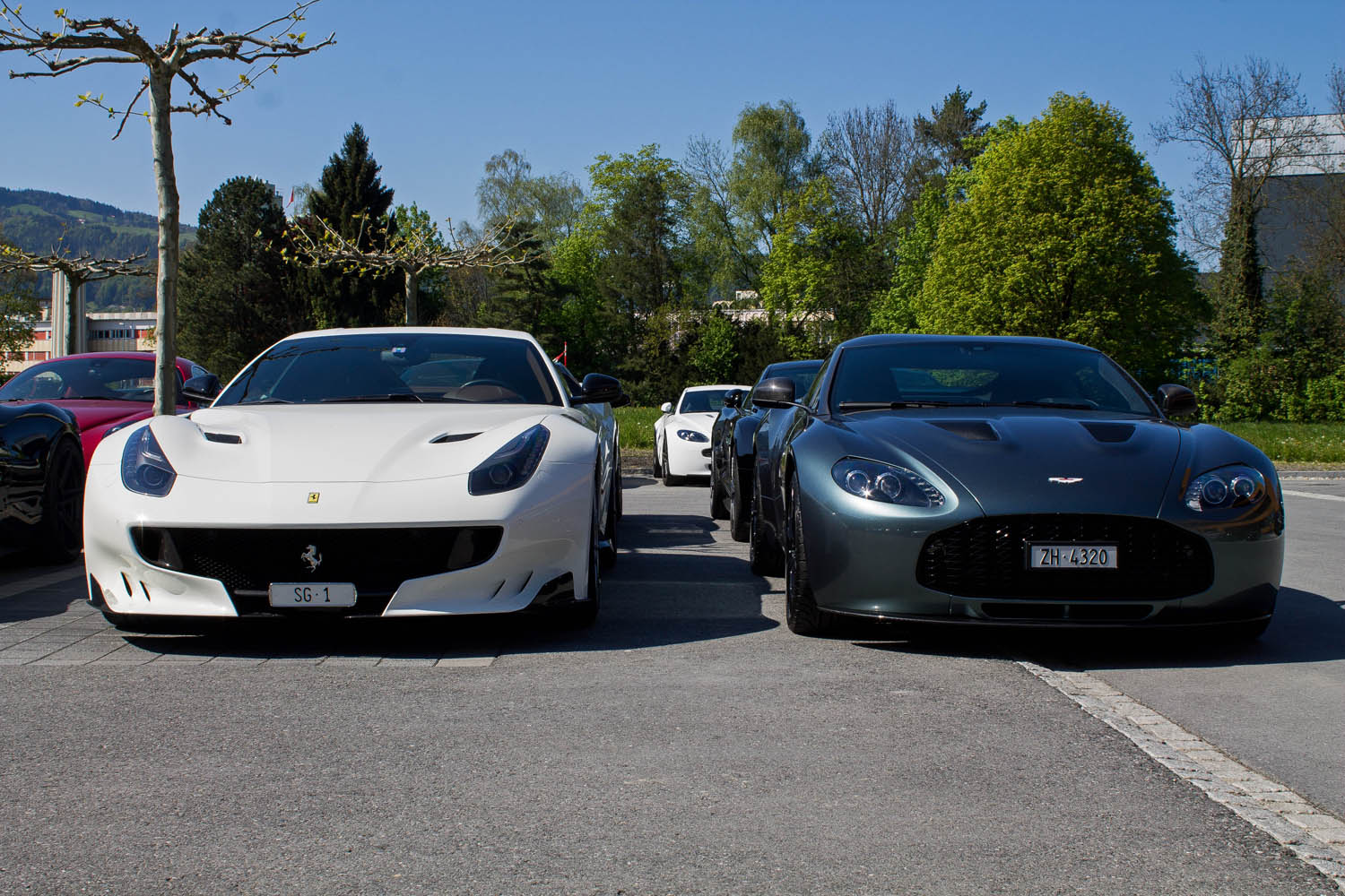 Supercarmeeting in Zwitserland laat kleine schatten zien