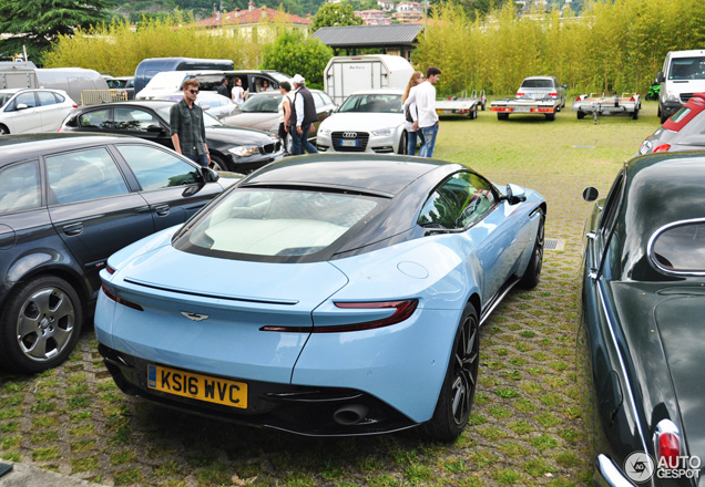 Babyblauw de kleur voor Aston Martin DB11?
