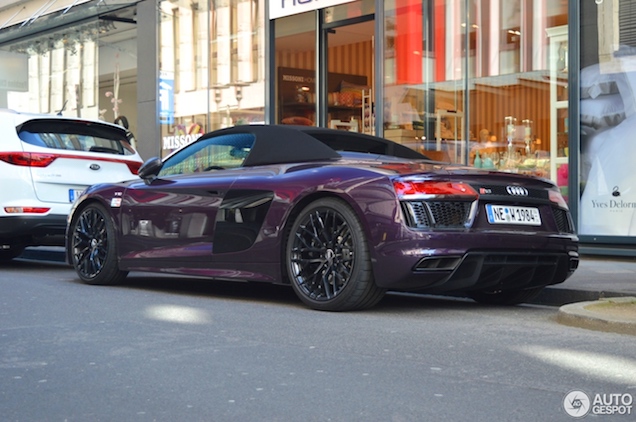 Gespot: Audi R8 Spyder in Velvet Purple