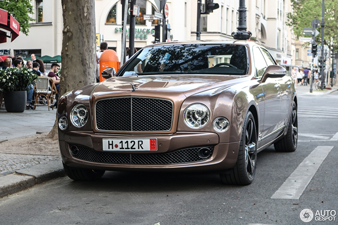 Dit is lef: bruine Bentley Mulsanne