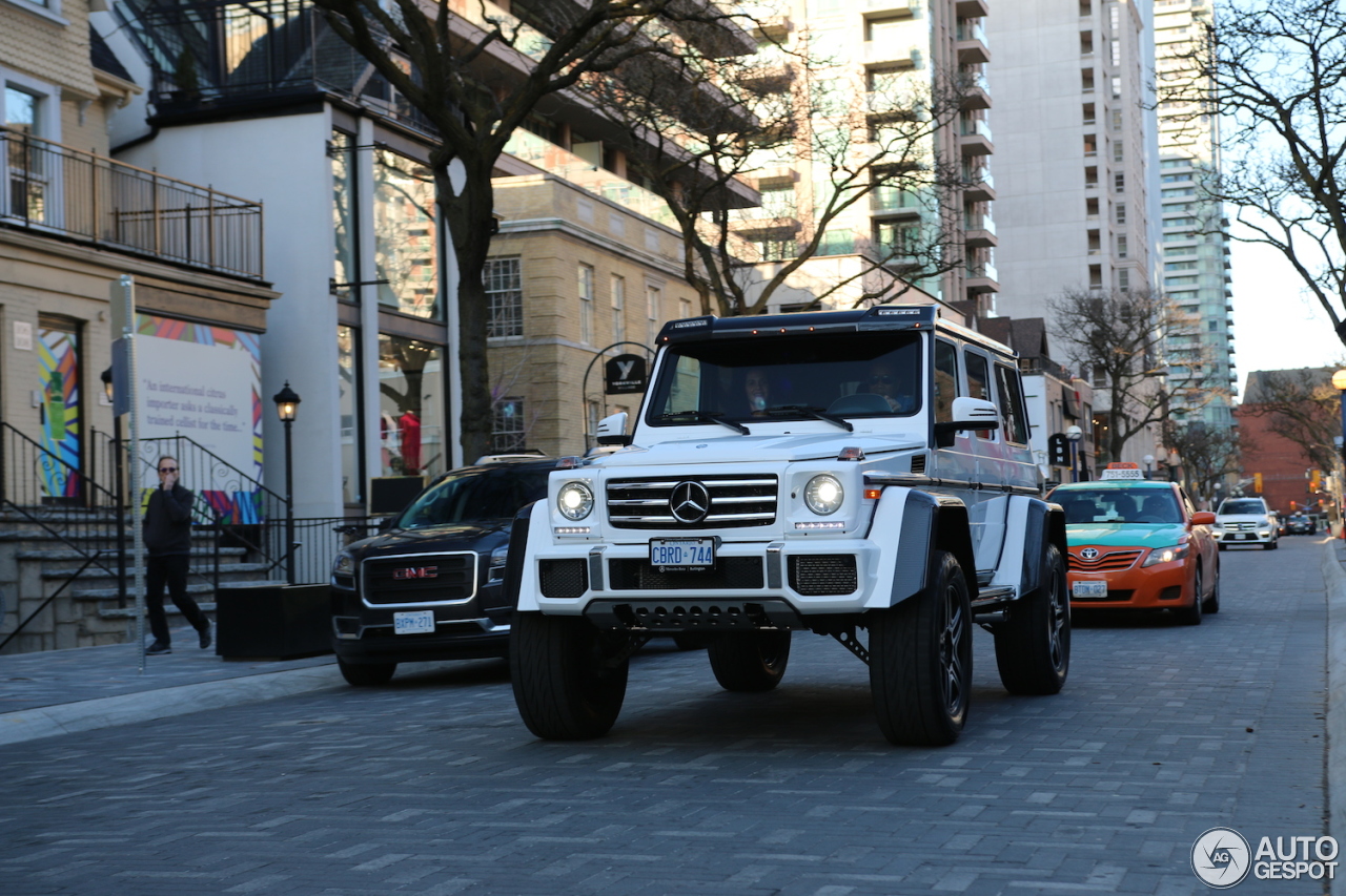 Mercedes G500 4x4^2 blijft bizar