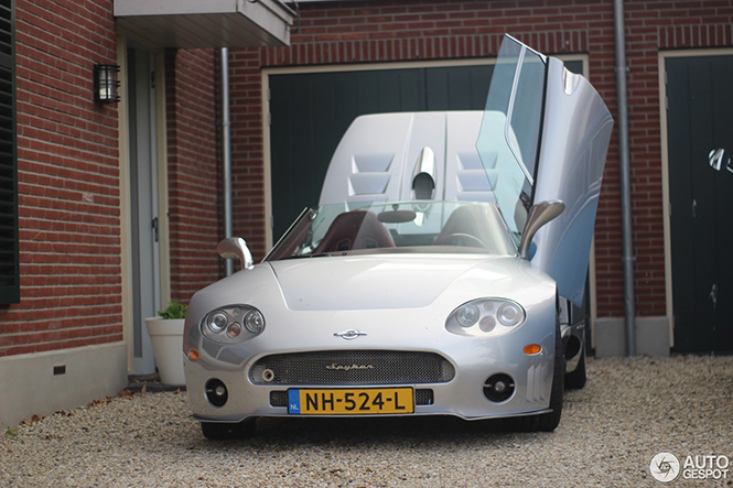 Nederland weer een Spyker C8 Spyder SWB rijker