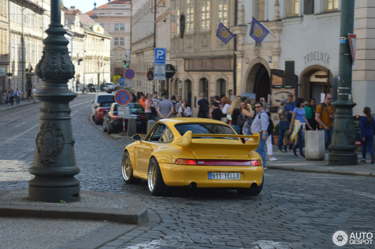 Exclusief en duur speeltje gespot: Porsche 993 GT2