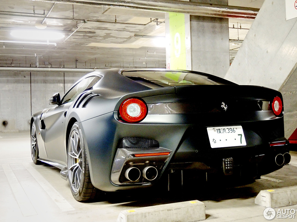 Wederom een garagespot uit Tokyo: de Ferrari F12tdf