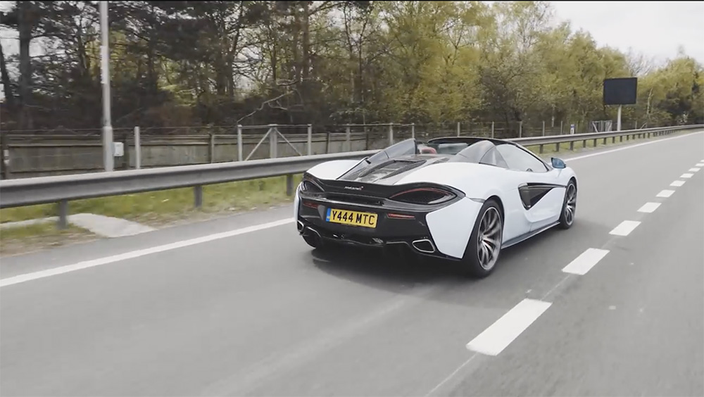 Filmpje: Hoe is het McLaren logo eigenlijk ontstaan?