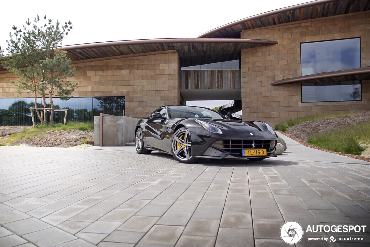 Spot van de dag: Ferrari F12berlinetta op een gave locatie