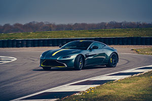 Feest voor de purist: Aston Martin Vantage AMR