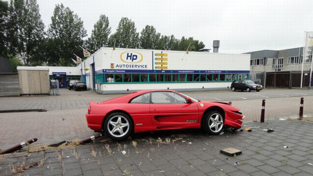 Helaas! Weer een Ferrari afgeschreven