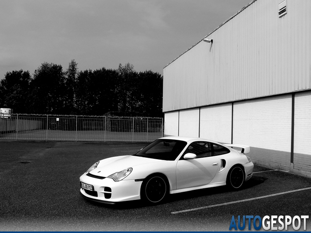 Gespot: zeer gave Porsche 996 GT2 met 612 pk