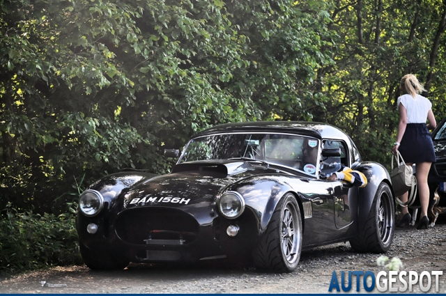 Topspot: fraaie AC Cobra bij de Nordschleife