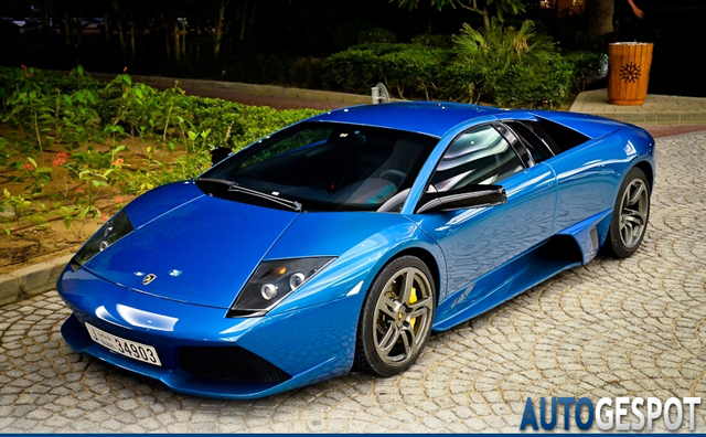 Topspot: prachtige blauwe Lamborghini Murciélago LP640