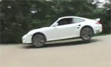 Filmpje: racen in je eigen voortuin met een Porsche 997 Turbo MKII