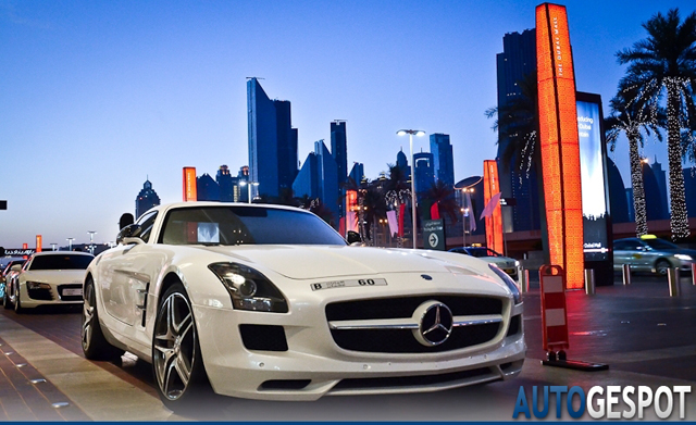 Gespot: Mercedes-Benz SLS AMG inclusief fraaie foto's