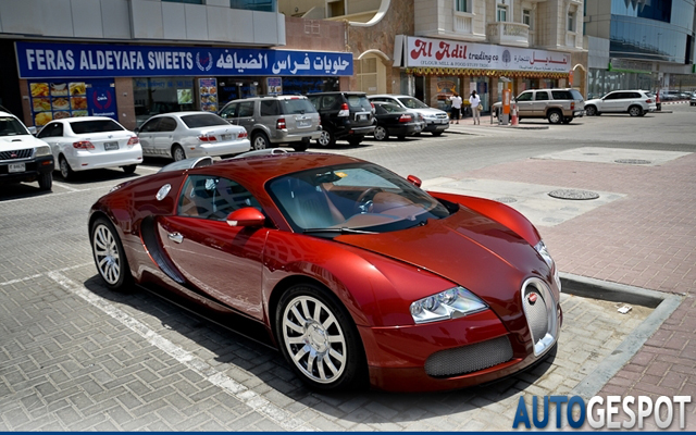Topspot: Bugatti Veyron 16.4 in een prachtige samenstelling