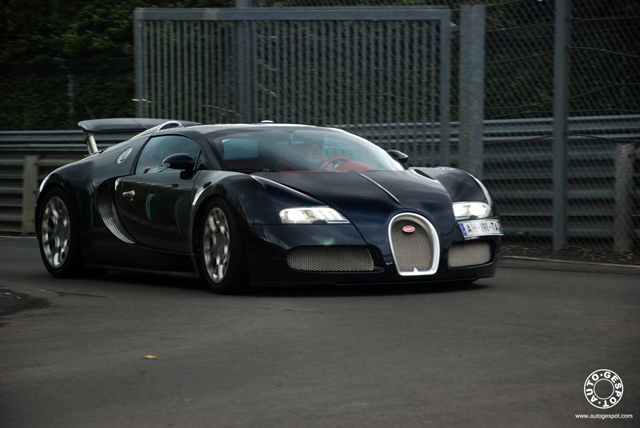 Bugatti Veyron 16.4 Super Sport duikt op bij de Nürburgring