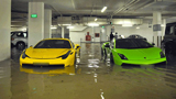  Exclusieve auto's lopen waterschade op na gigantische regenbui