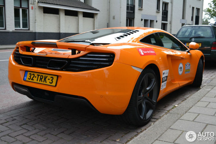 Oranje spot van de dag: McLaren MP4-12C in Maastricht