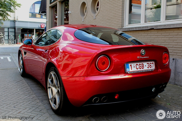 Spot van de dag: Alfa Romeo 8C Competizione