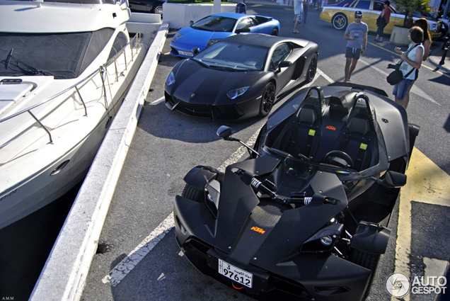 Typisch Marbella: twee matte Lamborghini's naast elkaar!