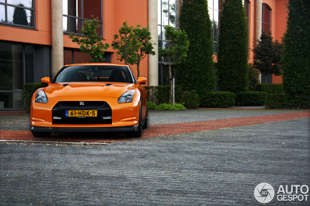 Fotoshoot: Nissan GT-R in de kleur Arancio Borealis 