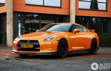 Fotoshoot: Nissan GT-R in de kleur Arancio Borealis 