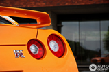 Fotoshoot: Nissan GT-R in de kleur Arancio Borealis 