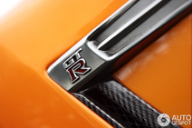 Fotoshoot: Nissan GT-R in de kleur Arancio Borealis 