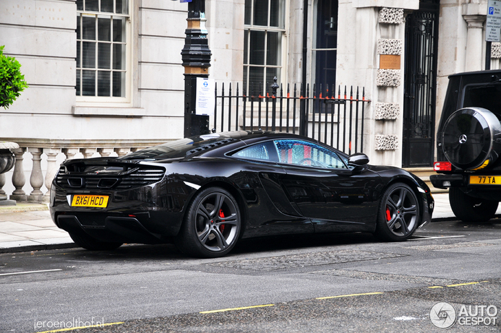 McLaren MP4-12C in Londen sfeervol vastgelegd