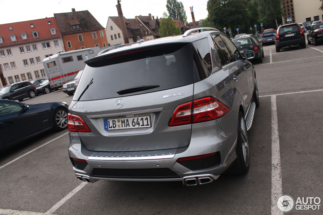 Right on time: the new Mercedes-Benz ML 63 AMG is spotted! 