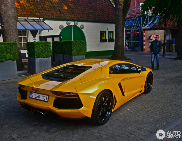 Spot van de dag: knalgele Lamborghini Aventador LP700-4