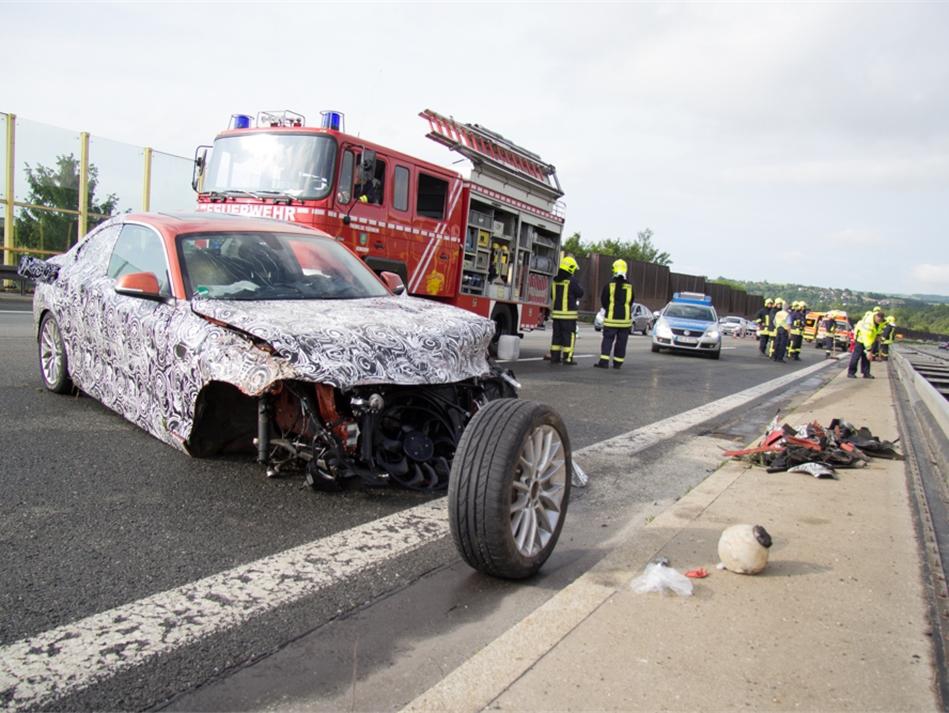 BMW 2-Serie crasht op de Autobahn