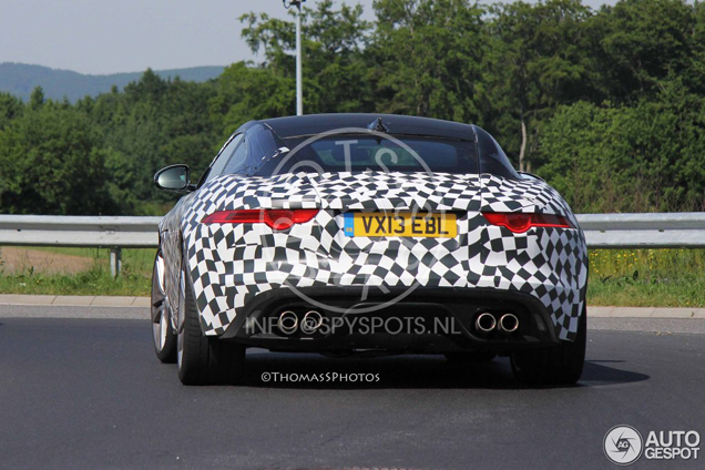 Jaguar F-TYPE Coupé vastgelegd bij de Nürburgring