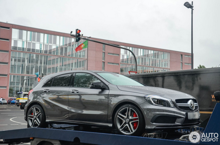 De 'pocket rocket' van Mercedes-Benz is vanaf nu echt te spotten