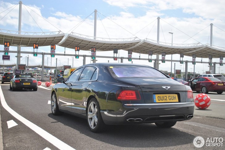 Gespot vòòr de introductie: Bentley Flying Spur V8