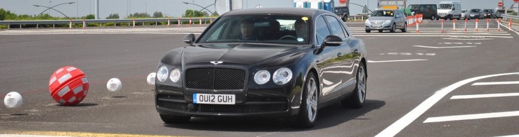 Spotted before the introduction: Bentley Flying Spur V8