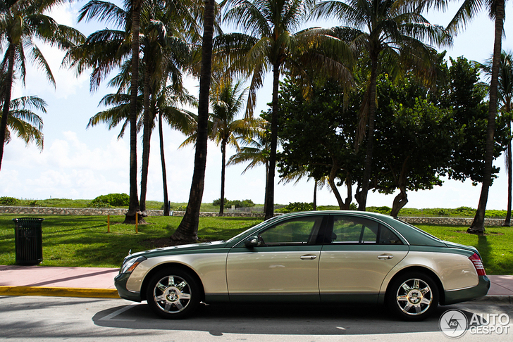 Maybach 57 in sfeervol Miami Beach vastgelegd