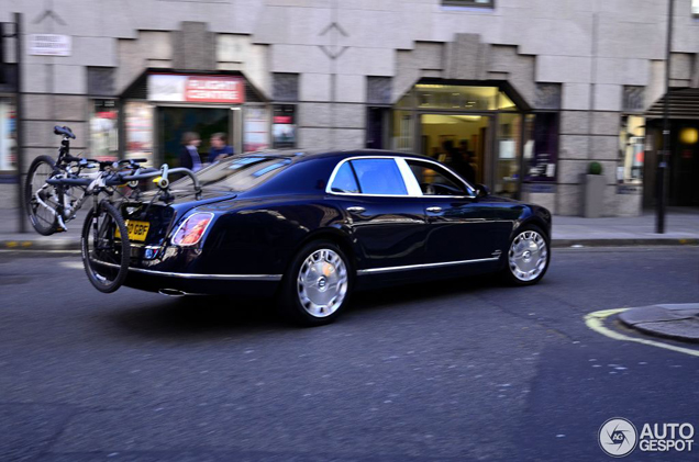 Gespot: Bentley Mulsanne met fietsenrek!