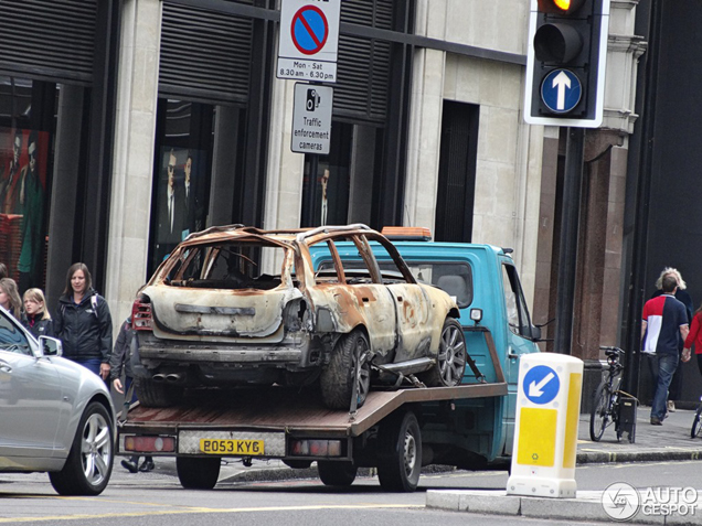 Uitgebrande Audi RS4 Avant is een echte strange sighting