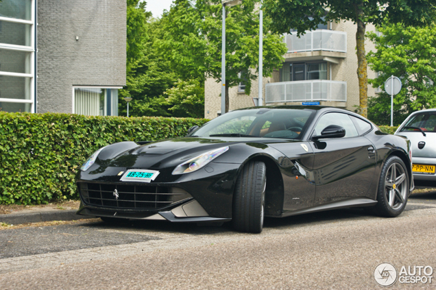 Spot van de dag: Ferrari F12berlinetta