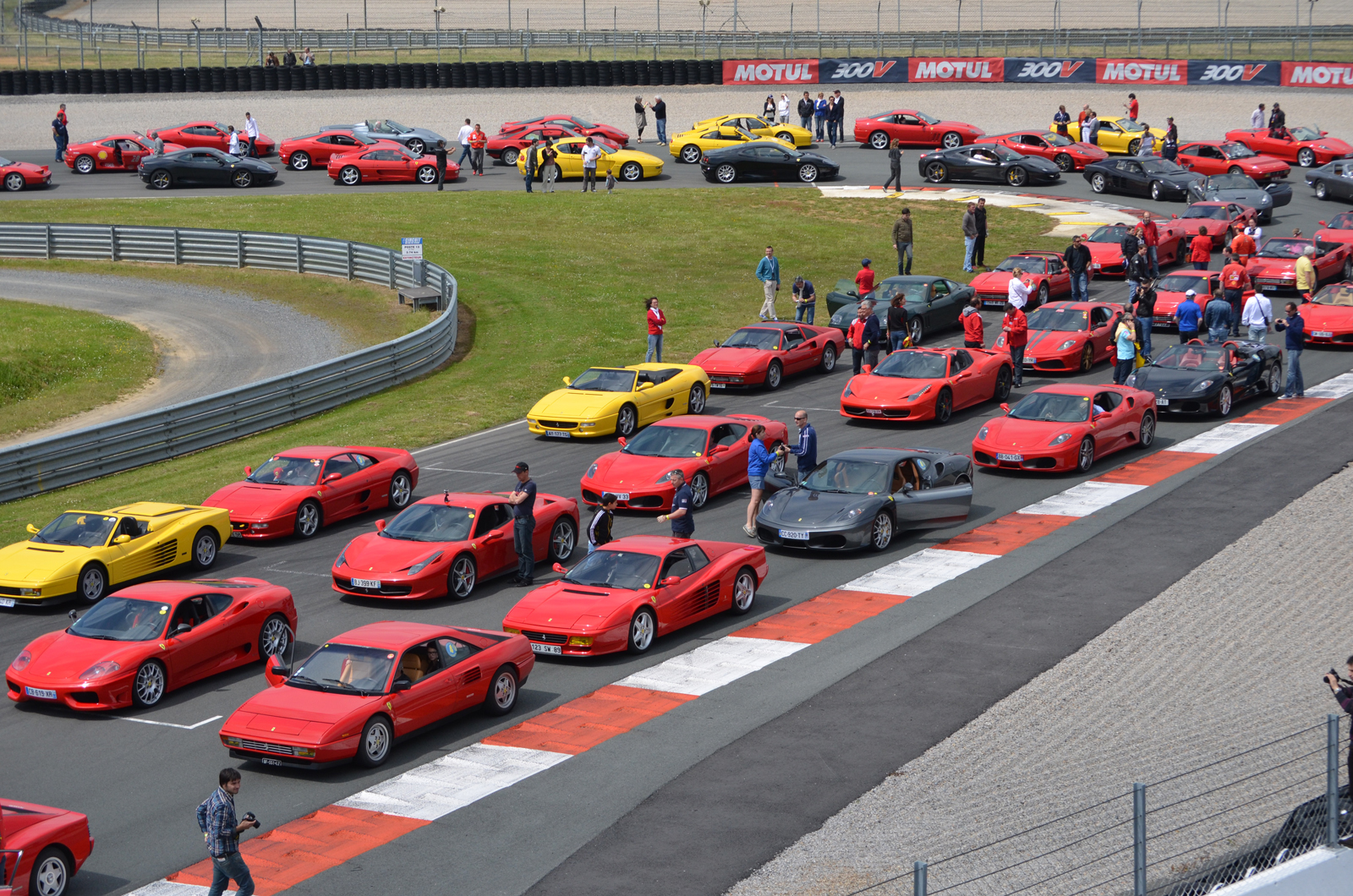 500 Ferrari's tegen kanker 2013!