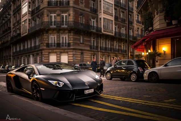 Wallpapers: Lamborghini Aventador LP700-4 in Parijs 