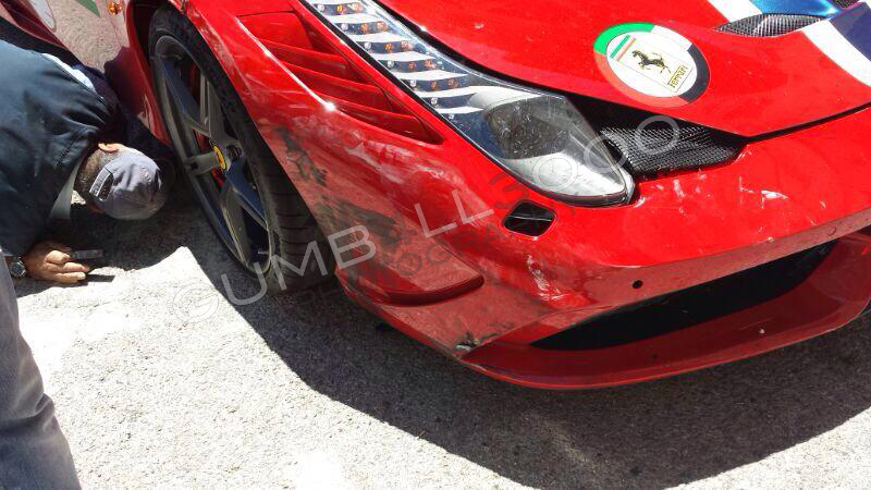 Ferrari crasht tijdens Ferrari Cavalcade