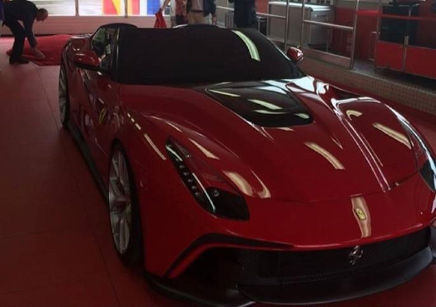 F12 TRS is prachtig Special Project van Ferrari