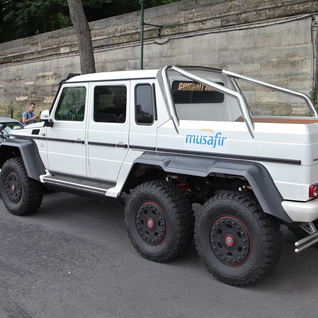 Gumball 3000: Kale - Pariz