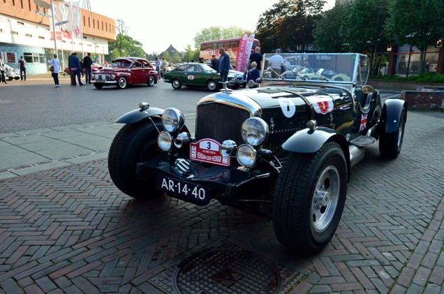 Evenement: oldtimerrally Veendam