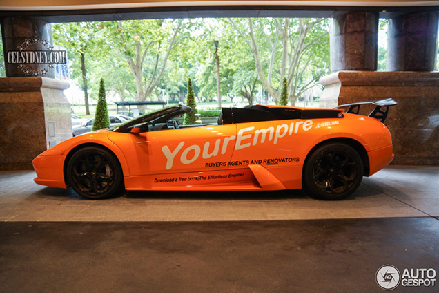 Elf oranje auto's gespot in Australië